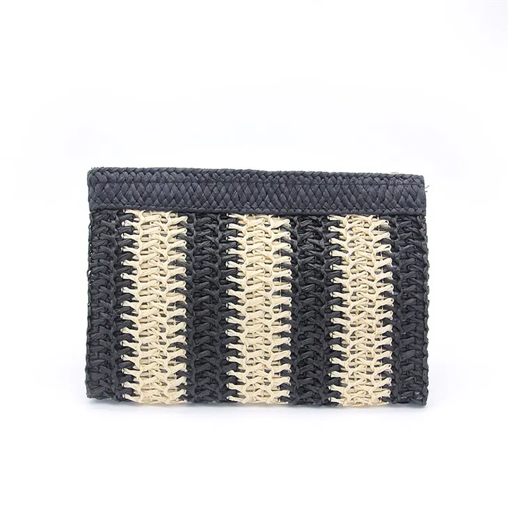 กระเป๋าโครเชต์ใบเล็กสีดำ