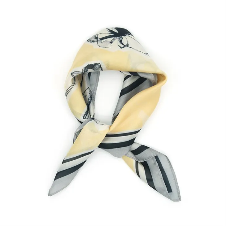 ผ้าพันคอลายดอกไม้คลาสสิก