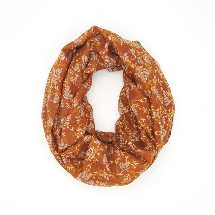 ผ้าพันคอลายดอกไม้สีแดงสำหรับผู้หญิง