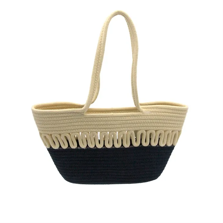 กระเป๋าผ้าเย็บปัก